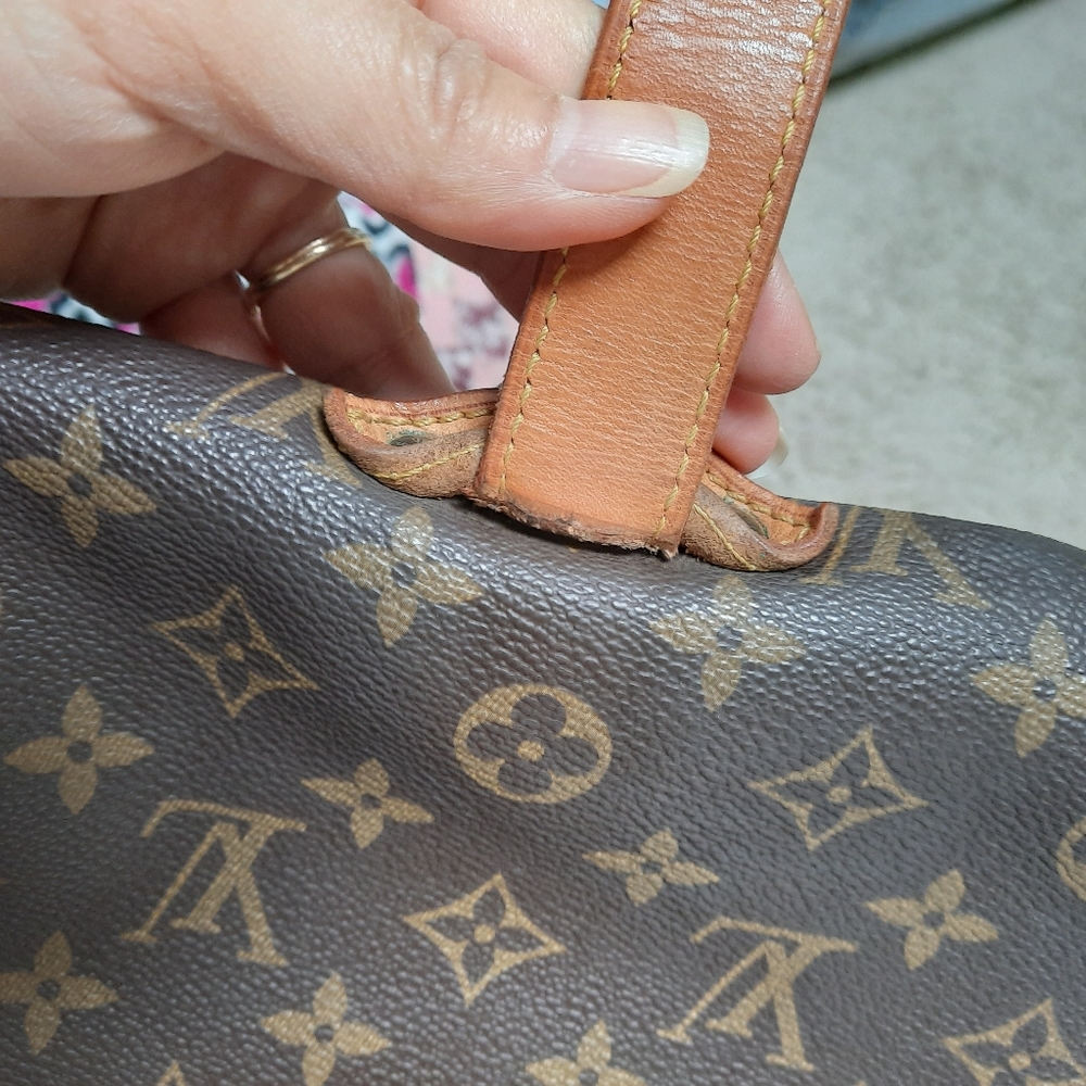 Authentic Louis Vuitton SAUMUR 35 monogram canvas Crossbody shoul… - Picture 9 of 16